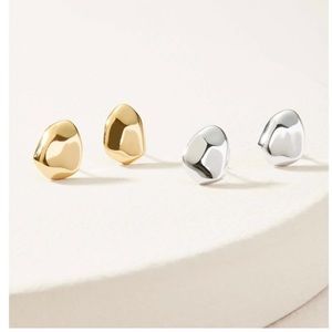 Stella & Dot Ulani Stud Set - NIB /Retired